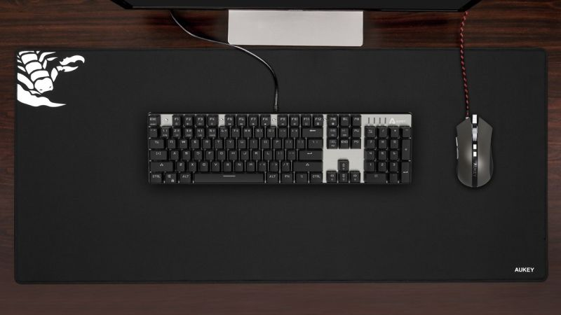 Alfombrilla de ratón Aukey XL, $10 con código QB7PIIJU